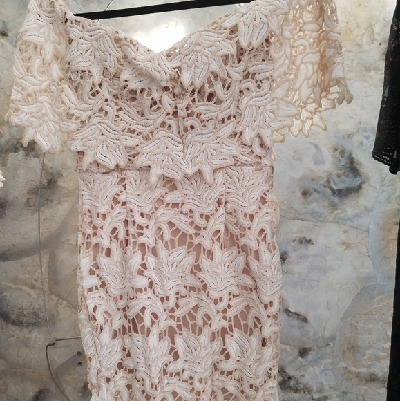 Pretty  chrochet lace dress - Picture 6 of 6